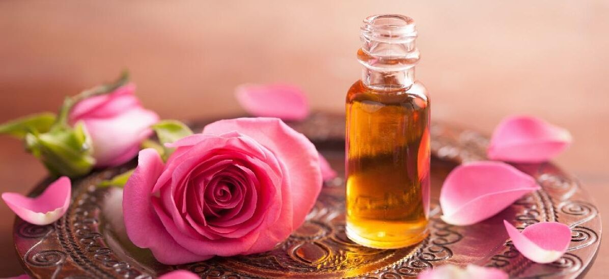 زيت الورد ينعم التجاعيد